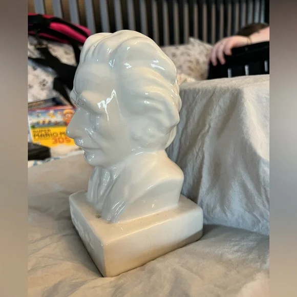 ALBERT EINSTEIN PIGGY BANK - Picture 2 of 3
